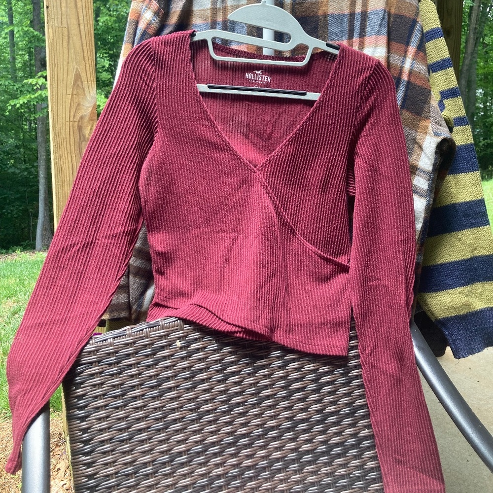 Sexy Cross-Over, V-Neck, Pleated Top